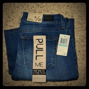 Celebrity Pink Jeggings * HOLDING*